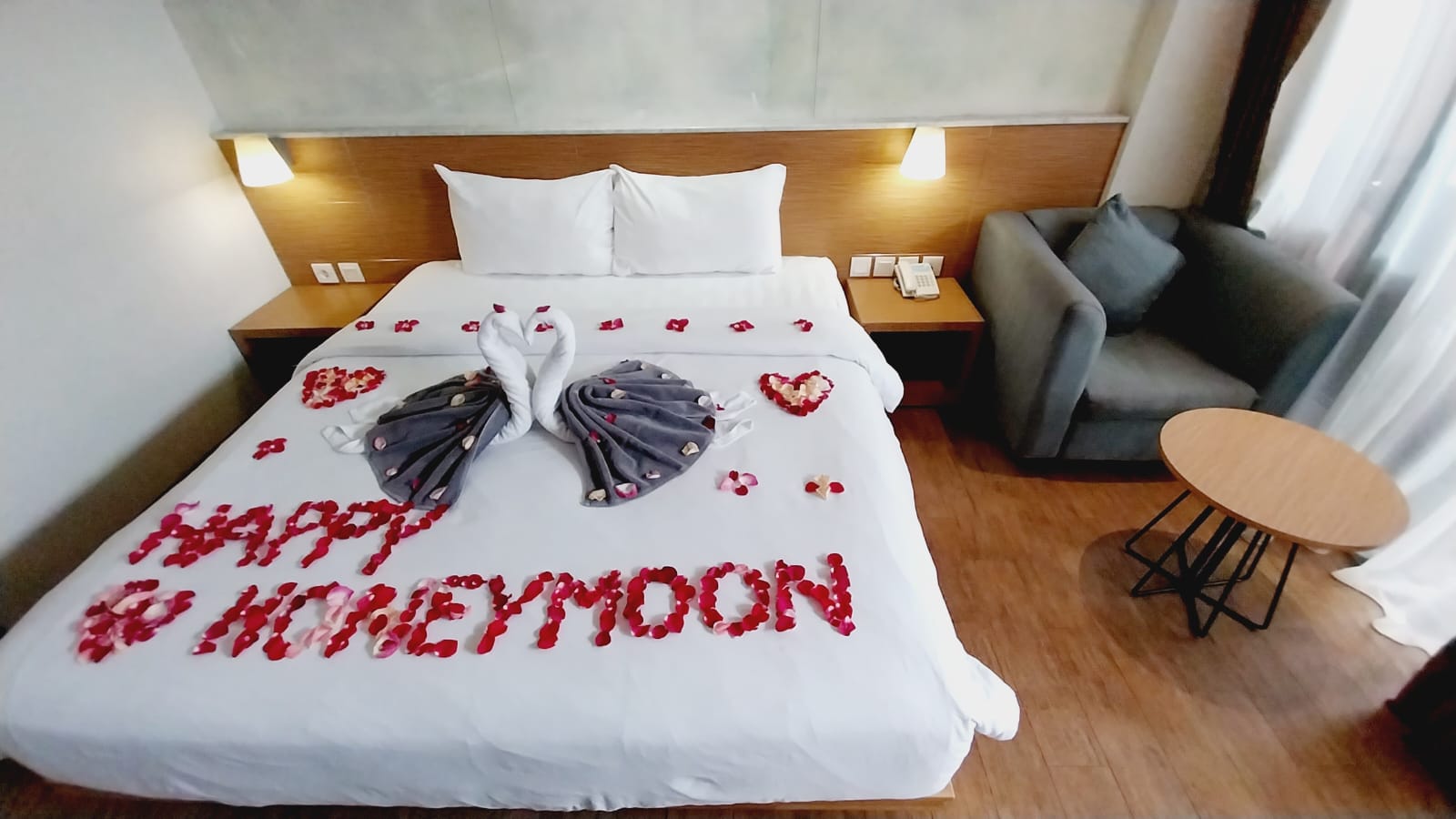 HONEYMOON DECORATION